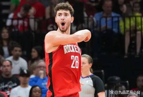 DK血洗RNG，Uzi团战一打五焦点之战小组赛，点燃全场激情的简单介绍