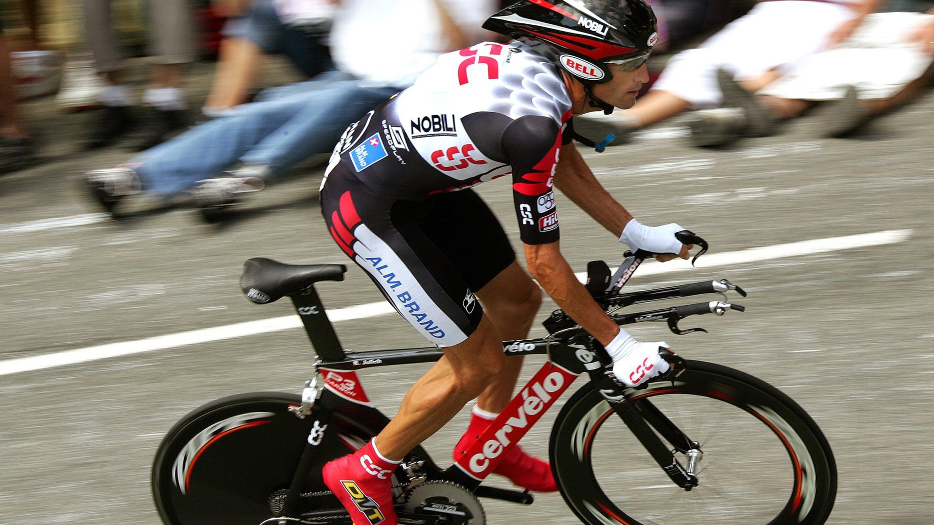 冰与火的淬炼，金玟哉生涯之夜闪耀，乌拉圭团队利剑斩落挪威巨人